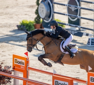 Jodie Hall McAteer en Kimosa van het Kritrahof