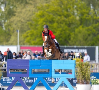 Gilles Thomas & Qalista Dn