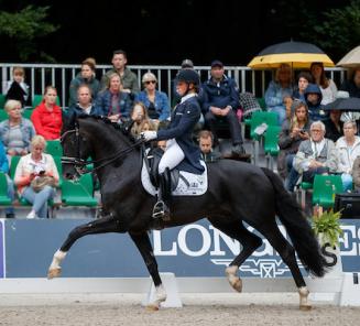 Dubbele winst voor Indoctro vd Steenblok