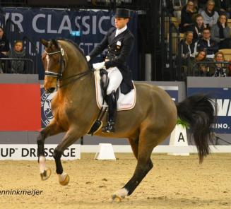 Titel Fokker van het jaar voor het eerst naar een dressuurpaardenfokker Titel Fokker van het jaar voor het eerst naar een dressuurpaardenfokker